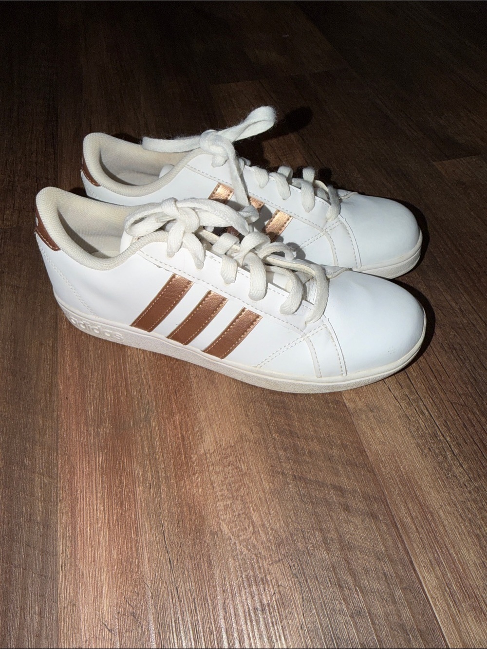 Adidas Girls 4 White Rose Gold Grand Court Shoes Sneakers GUC